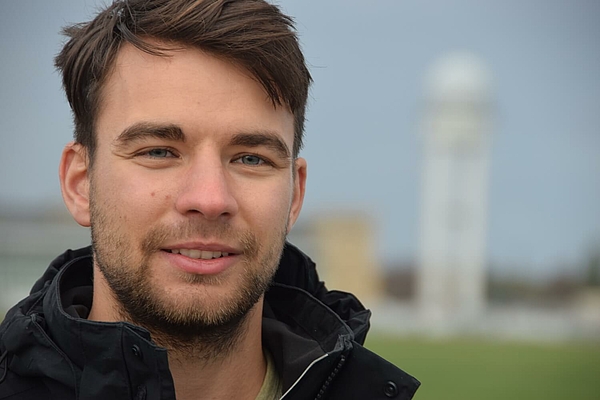 Portraitfoto von Tom Kube