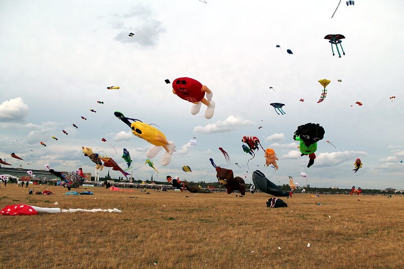 Das Drachenfest auf dem Tempelhofer Feld - einer von vielen guten Gründen das Feld nicht zu bebauen